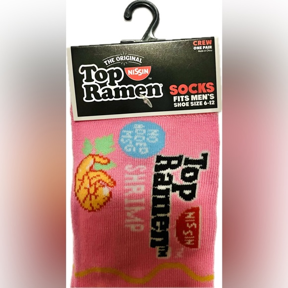 NIP Top Ramen Shrimp pink socks Men’s size 6-12 - Picture 2 of 3